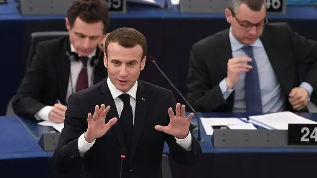 إيمانويل ماكرون اتسم خطابه بالحماس