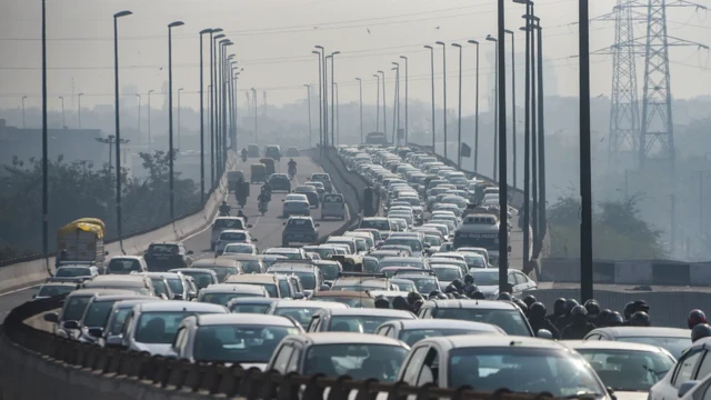 உலகத்தின் சாலைகள் அனைத்தும் நிலத்தடிக்கு மாற்றப்பட்டால் எப்படியிருக்கும்?