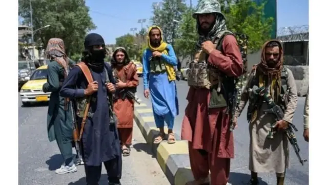 কাবুলের রাস্তায় তালেবান যোদ্ধারা