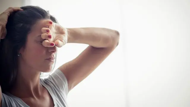 Certains parents peuvent réagir durement par colère ou par impuissance.