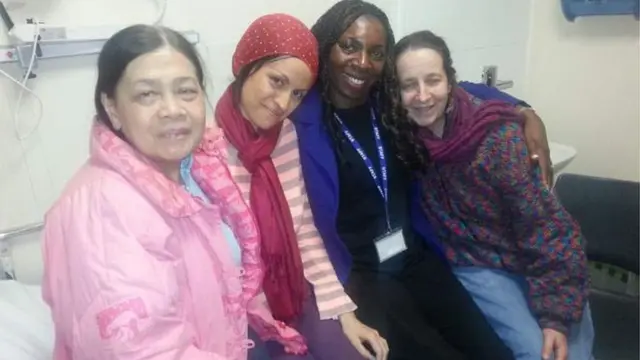 De izquierda a derecha: Aisha, Katy, Yvonne Hall y Josie