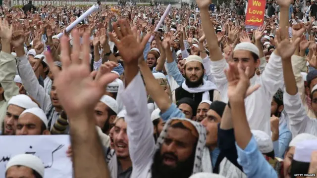 ਹਿੰਸਕ ਮੁਜ਼ਾਹਰੇ