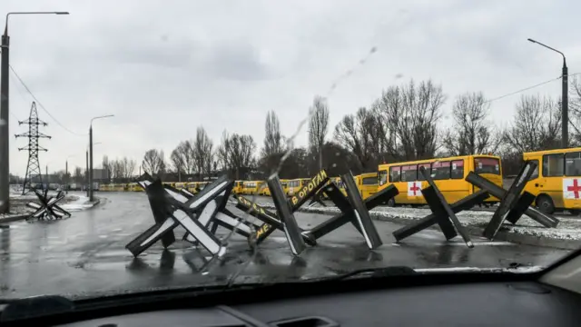 Ukrayna'da kara ulaşımı zor ve tehlikelerle dolu