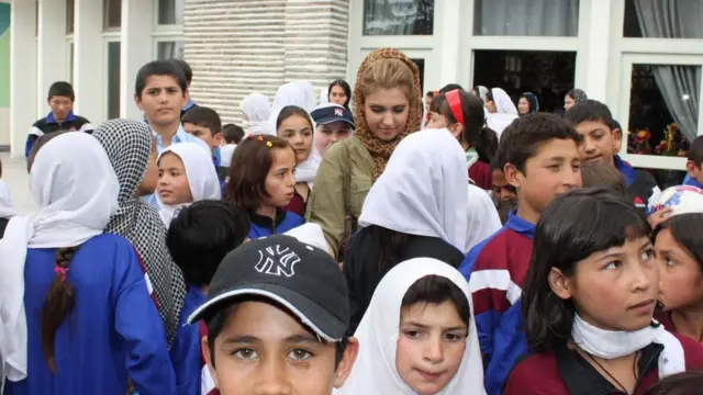 মোজদাহ তার টক শোয়ের বিভিন্ন পর্ব শিশুদের বিষয়ে আলোচনা করার জন্য উৎসর্গ করেছিলেন