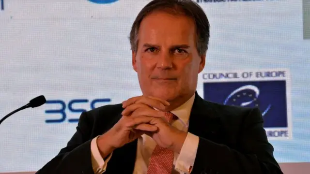 นายฟิลด์