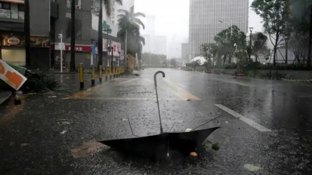 اعصار مانكوت