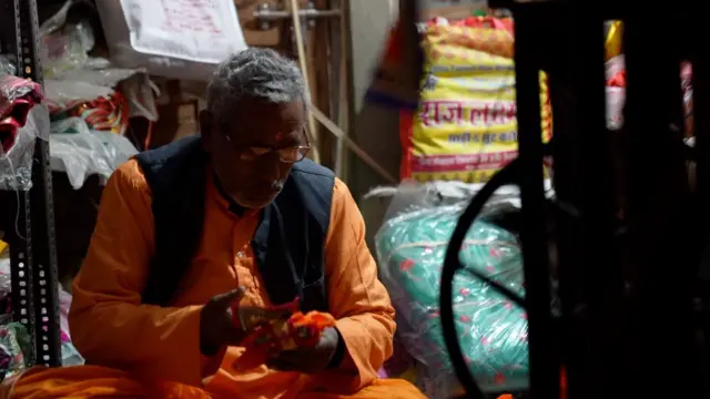 राम लला के वस्त्र सिलने वाले भगवत प्रसाद पहाड़ी