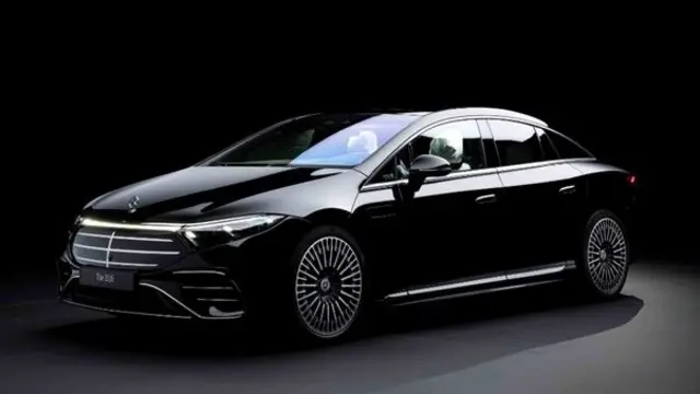 طرح جلوپنجره در مدل جدید بنز EQS تغییر کرده است