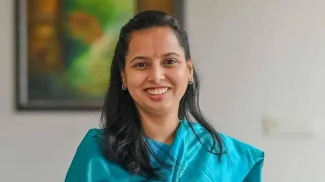 मंत्री अदिति तटकरे का कहना है कि अयोग्य व्यक्तियों की धनराशि रोक दी गई है