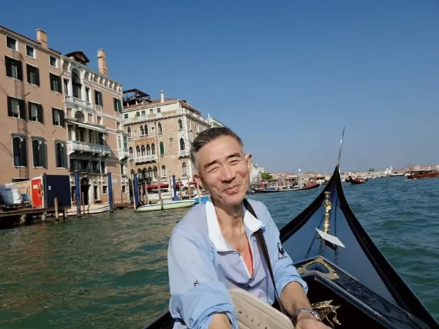 북한에서 온 장영진 작가의 모습 