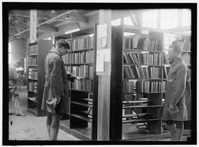 Biblioteca da YMCAaposta ganha xand aviãoCharleston, nos EUA