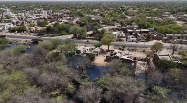 جودھ پوربلوترا ہائی وے پر پانی لوگوں کے گھروں تک پہنچ گیا 