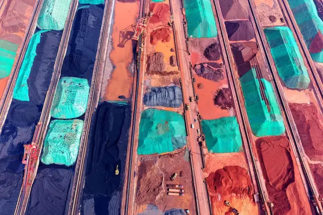 2025��3��6�գ����й�����ɽ��ʡ�ൺ�ۣ���������ʯ�Ӵ���ж�غ󱻷���ѷš�