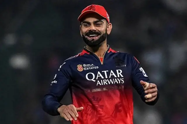 کوہلی کے سر اورینج کیپ