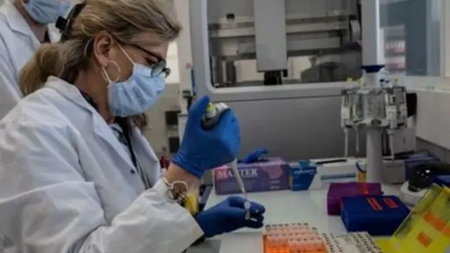 Ushauri wa kijenetiki hutafuta kubainisha kama kuna jeni zisizo za kawaida ambazo zinaweza kusababisha ulemavu kwa watoto.