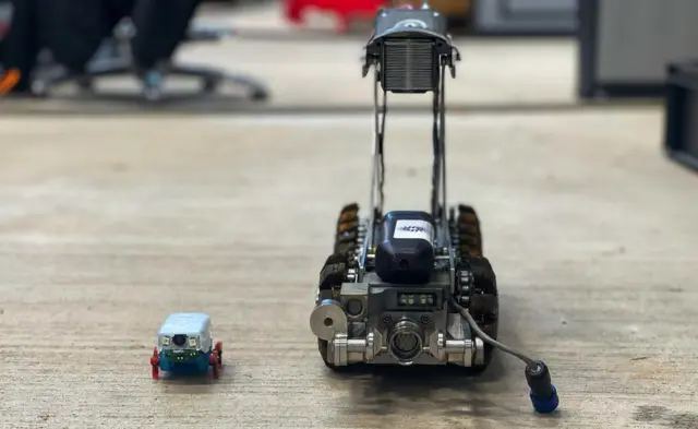 ROBOTLAR 