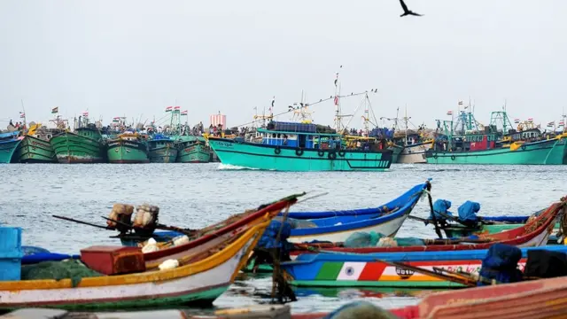 చేపల వేట, మత్స్యకారులు, బోట్లు