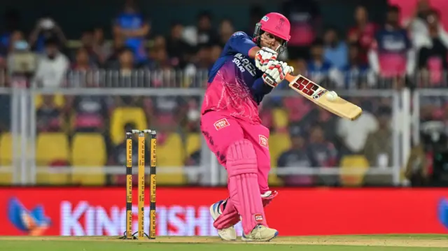 वैभव सूर्यवंशी ने मुंबई इंडियंस के ख़िलाफ़ 39 रनों की तूफ़ानी पारी खेली