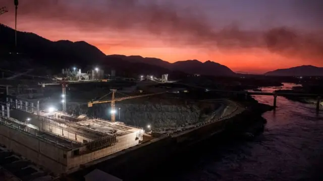 ኢትዮጵያ በአባይ ወንዝ ላይ እየገነባች ያለችው ታላቁ የሕዳሴ ግድብ በቤኒሻንጉል ጉሙዝ ክልል ይገኛል።