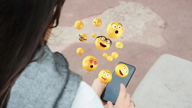 Emojis saindo da telaesportebet pré aposta amazonasum celular