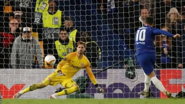 Eden akifunga mkwaju wake wa penalti