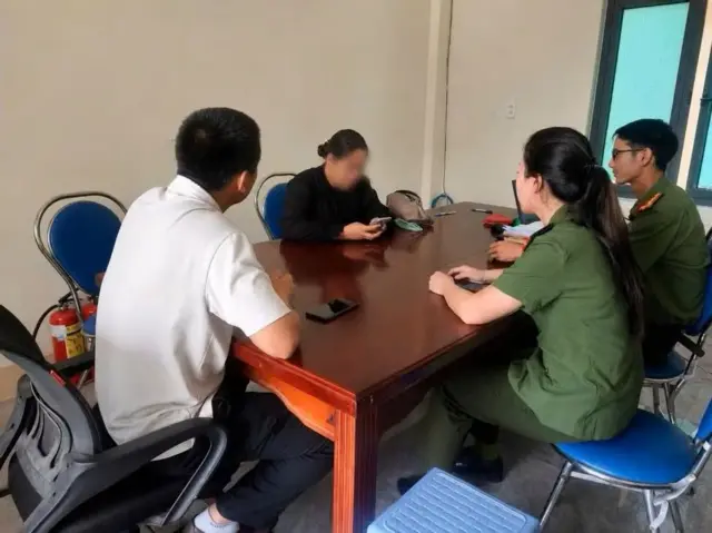 Công an tỉnh Quảng Ngãi "mời làm việc" 63 người, cáo buộc họ "có hành vi tương tác, chia sẻ thông tin xấu độc" khi thường xuyên theo dõi, bình luận, chia sẻ từ các trang và kênh của ông Lê Trung Khoa