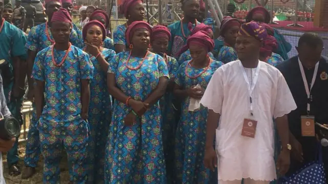 Awọn eeyan to wọ asọ ẹgbẹjọda