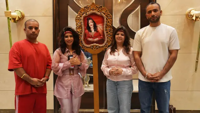 የራድሃ ማ ልጆች እና ሚስቶቻቸው