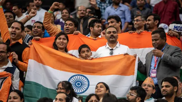 अमेरिका में बसे भारतीय मूल के समुदाय के लोग