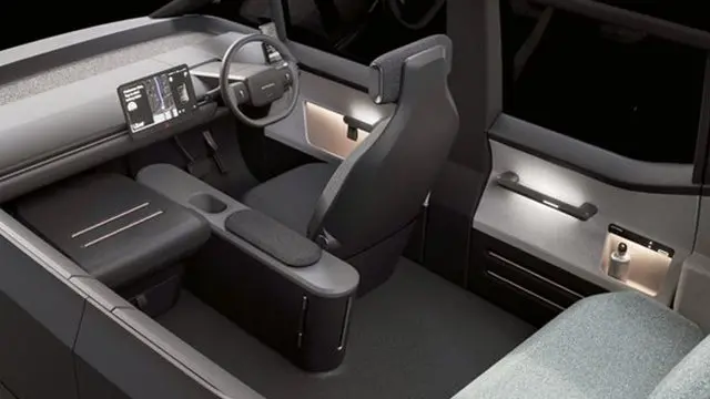 نمایشگر داشبورد اطلاعات سفر و مشخصات مسافر و راننده را نمایش میدهد