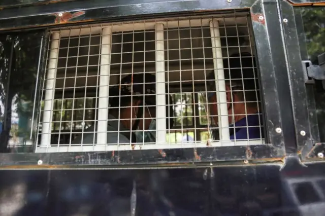 ဦးကျော်မြင့်ကို ထောင်ပြေးမှု ရာဇသတ်ကြီးပုဒ်မ ၂၂၄ နဲ့ တရားစွဲဆို၊ ပြစ်မှုထင်ရှားရင် အမြင့်ဆုံးပြစ်ဒဏ်က ထောင်နှစ်နှစ် ဖြစ်တယ်လို့ ဆို