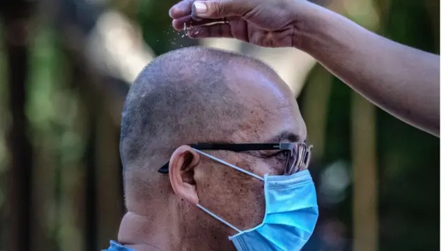 Католический обряд на Филиппинах