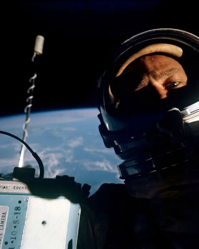 "Selfie" de astronauta Buzz Aldrin