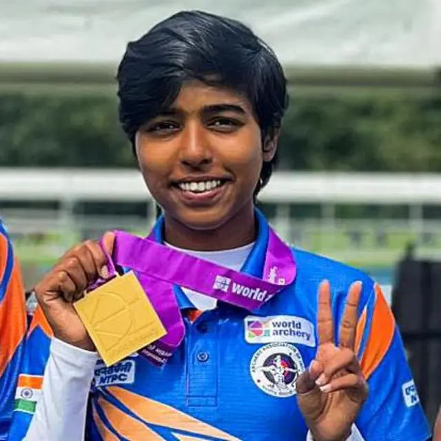 वर्ल्ड चॅम्पियनशिपच्या पदकासह आदिती