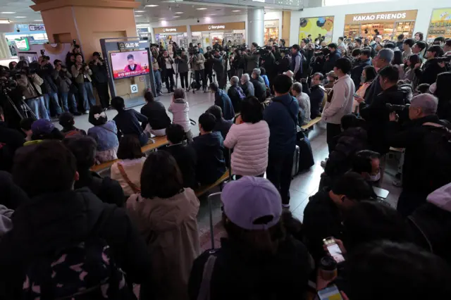 윤 대통령 탄핵심판 선고일, 서울역 대합실 전경