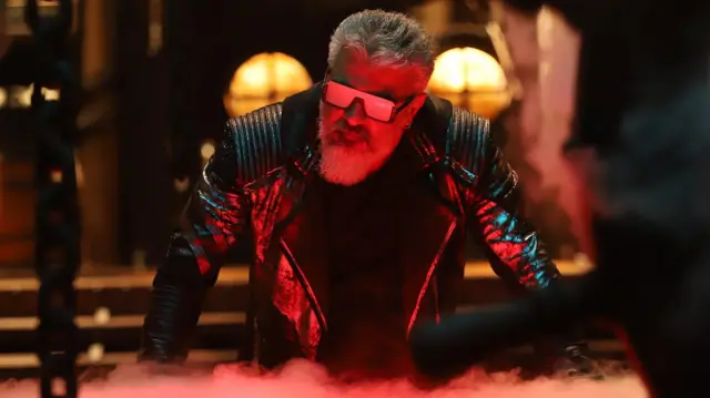 ஆச்சர்ய கலைஞன் 'அஜித்'