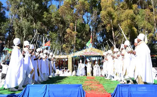 ካህናት ኦርዶክሳዊት ቤተክርስትያን እናሸብሸቡ