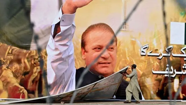 நாடு திரும்பிய நவாஸ் ஷெரீப்