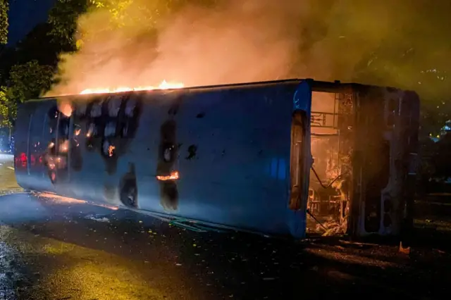 இலங்கை மக்கள் புரட்சியின் ஓராண்டு நிறைவு