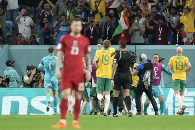 Австралия 1/8 финалга чыгышын белгилөөдө﻿