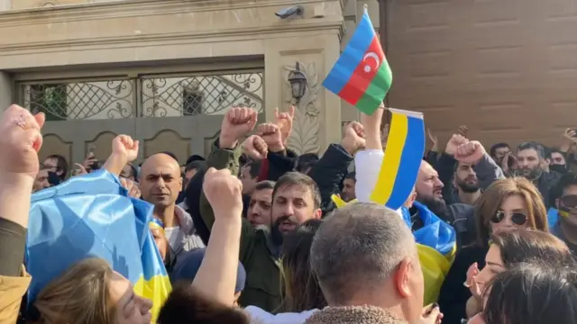 Bakıda Ukrayna səfirliyinin qarşısı - 27 fevral 2022-ci il