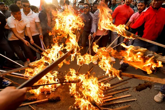 पेट्रोलियम पदार्थको मूल्यवृ्द्धि भएपछि त्यसको चर्को विरोध भएको थियो