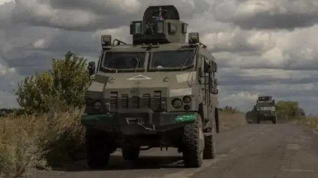 Українська бронетехніка у Сумській області біля кордону з Росією