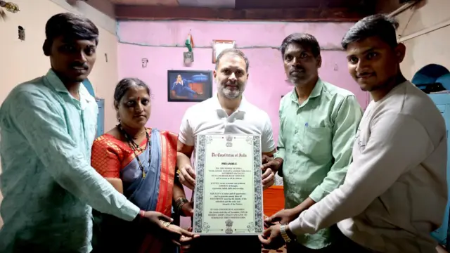 कोल्हापूर येथील सनदे कुटुंबीय 