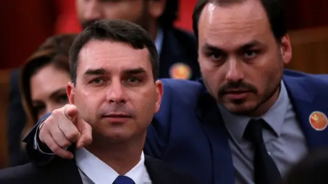 Flavio e Carlos Bolsonaro