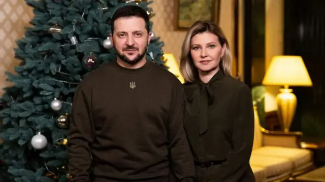 ዘለንስኪ ምስ በዓልቲ ቤቱ ኣብ ድሮ ሓድሽ ዓመት