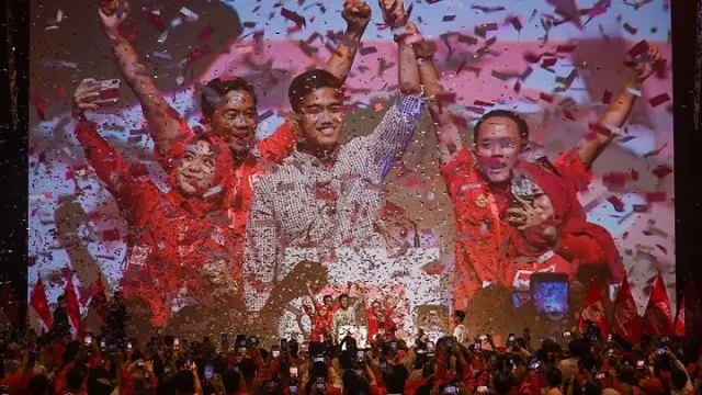 Kaesang menggantikan ketua umum periode sebelumnya Giring Ganesha yang diangkat menjadi anggota dewan pembina partai berlambang bunga mawar itu. 