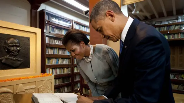 ఒబామా దంపతులు