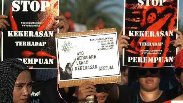 Komisioner Komnas Perempuan, Rainy Hutabarat, mengatakan pemahaman publik soal kekerasan seksual termasuk pelecehan seksual terlalu sempit dan kerap memakai "kacamata nondisabilitas". 