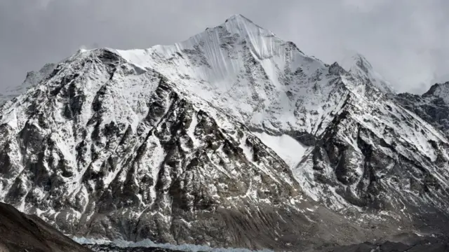 எவரெஸ்ட் கோப்புப் படம்